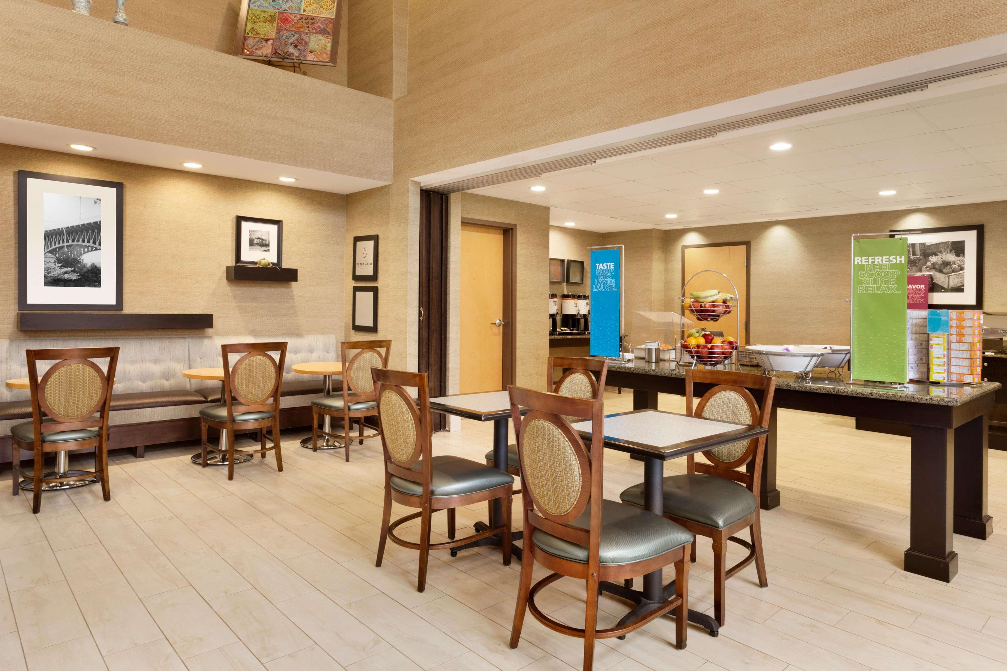 Hampton Inn & Suites Birmingham Airport Area Irondale Экстерьер фото