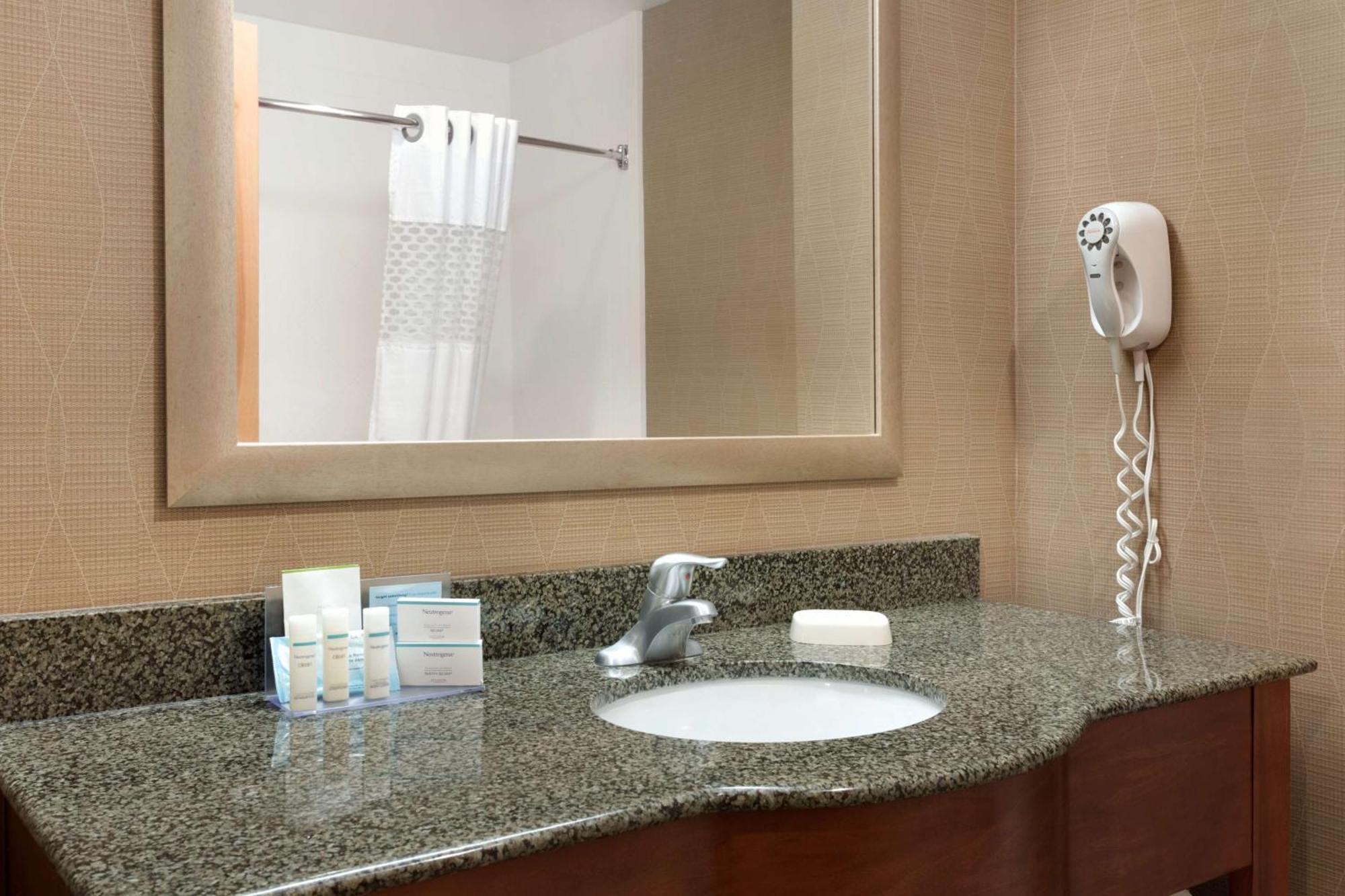Hampton Inn & Suites Birmingham Airport Area Irondale Экстерьер фото