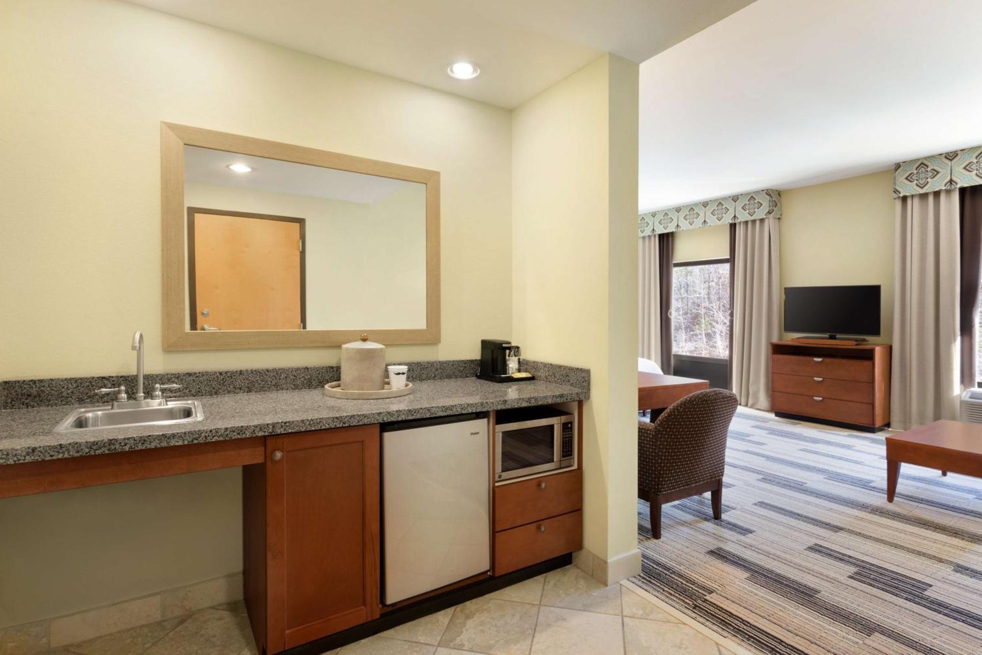 Hampton Inn & Suites Birmingham Airport Area Irondale Экстерьер фото