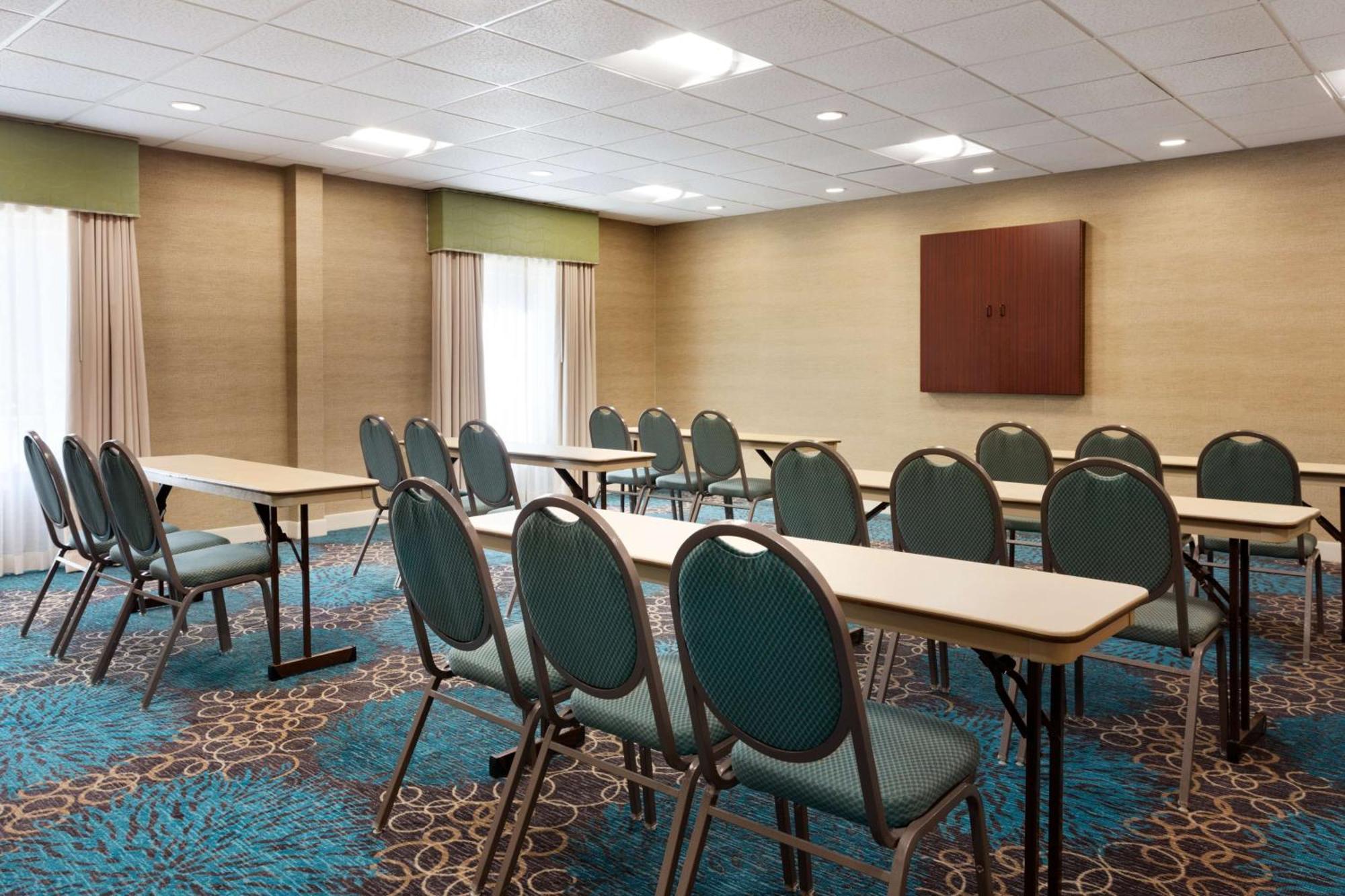Hampton Inn & Suites Birmingham Airport Area Irondale Экстерьер фото