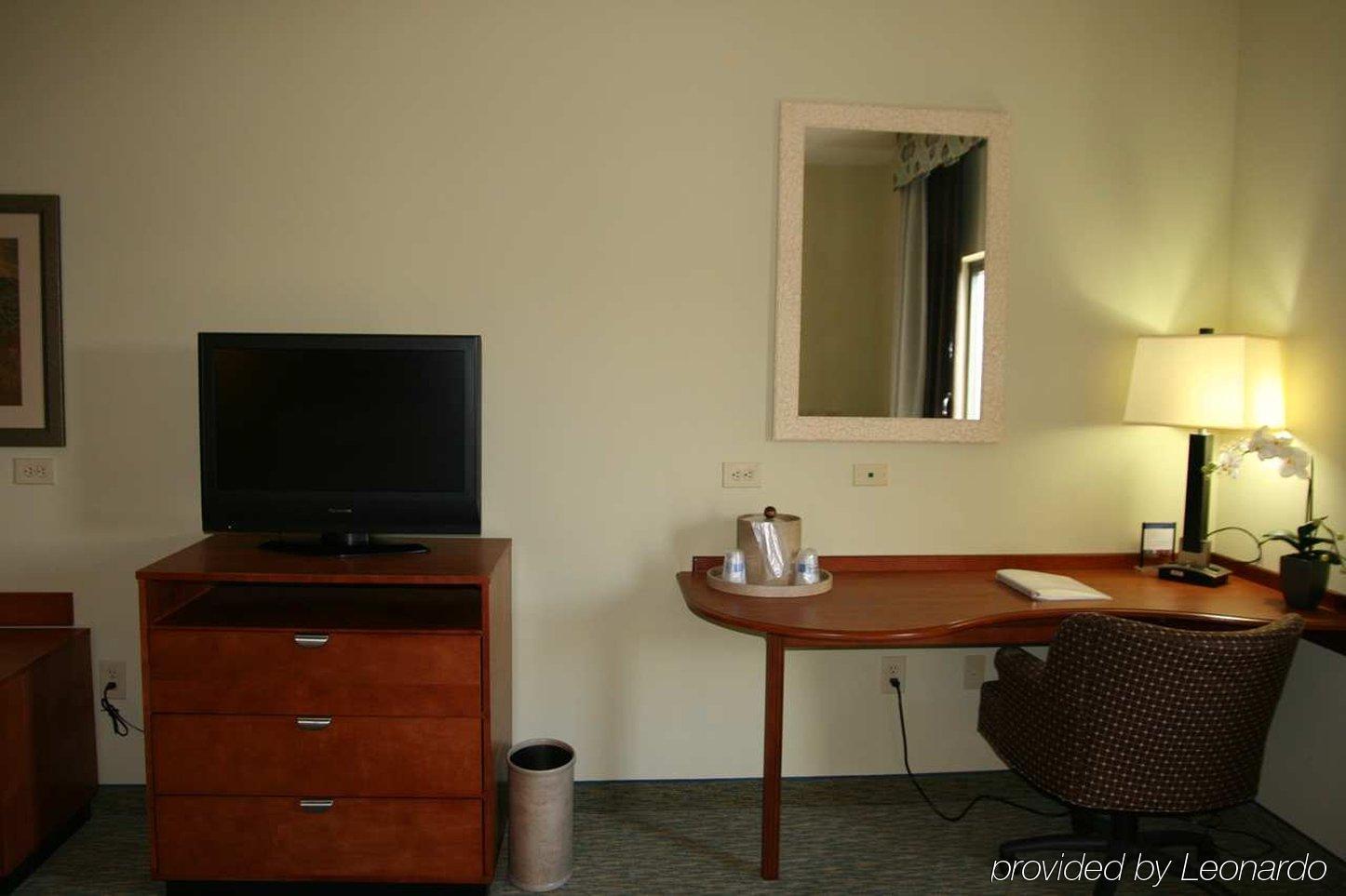 Hampton Inn & Suites Birmingham Airport Area Irondale Номер фото
